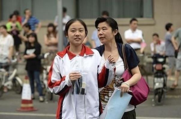 学生不幸在高考中落榜，今年依旧能够上大学，这些补救措施要知道