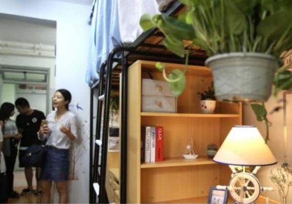 大学宿舍争相比拼，清北与哈佛剑桥寝室对比，差距不是一星半点