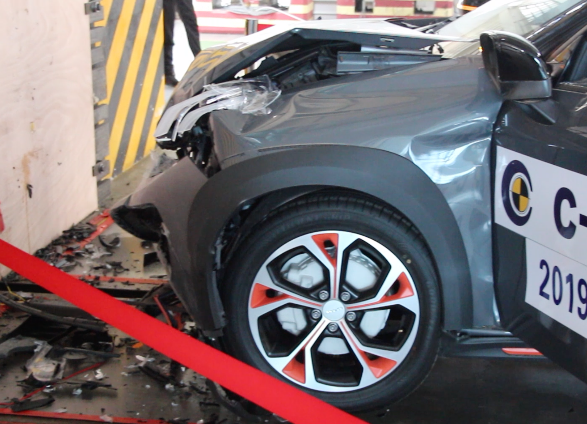 汽车碰撞属于什么风险(领克02碰撞中存潜在安全风险) - 四帝国车市