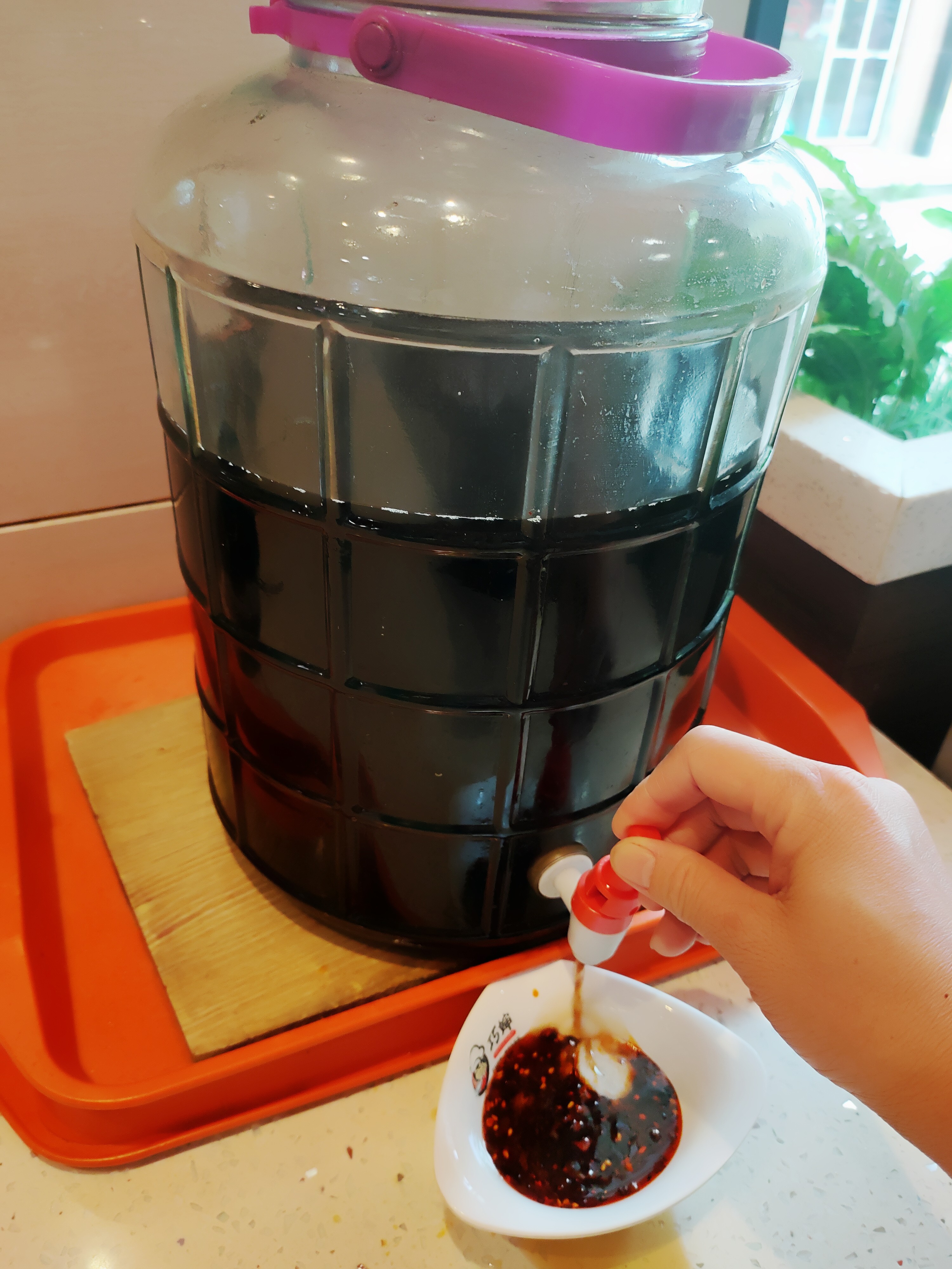 打卡人气饺子馆，1大3小41元吃撑，这家饺子馆为何日常爆满？