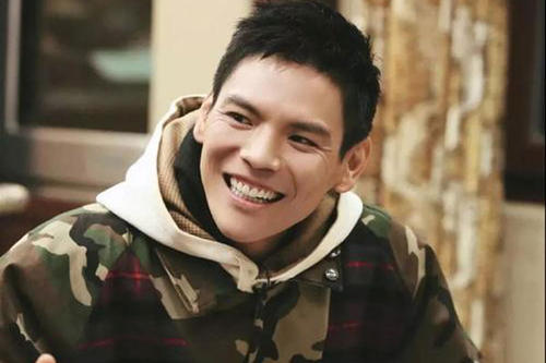 向佐学历(向佐自曝留学曾遭14人围殴,郭碧婷心疼老公差点流泪)