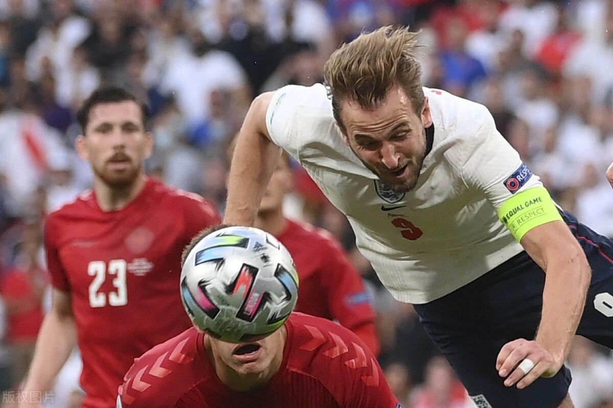 丹麦攻打英格兰（90分钟-英格兰1-1丹麦将踢加时赛 达姆斯高世界波 萨卡造克亚尔乌龙）