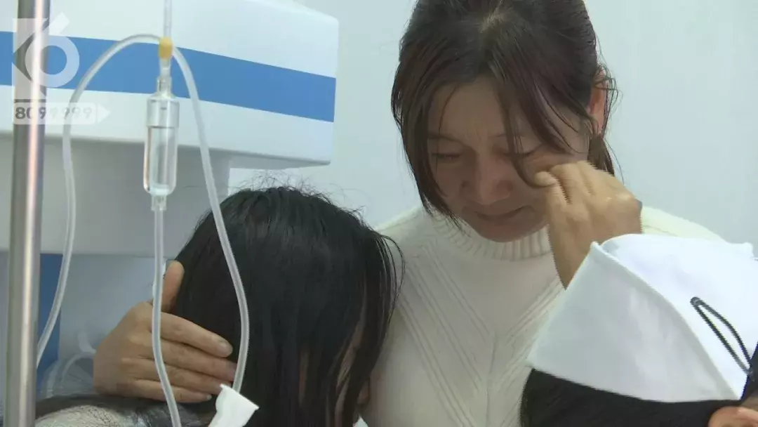 少女疑遭同学毒打 冷水泼醒逼迫下跪
