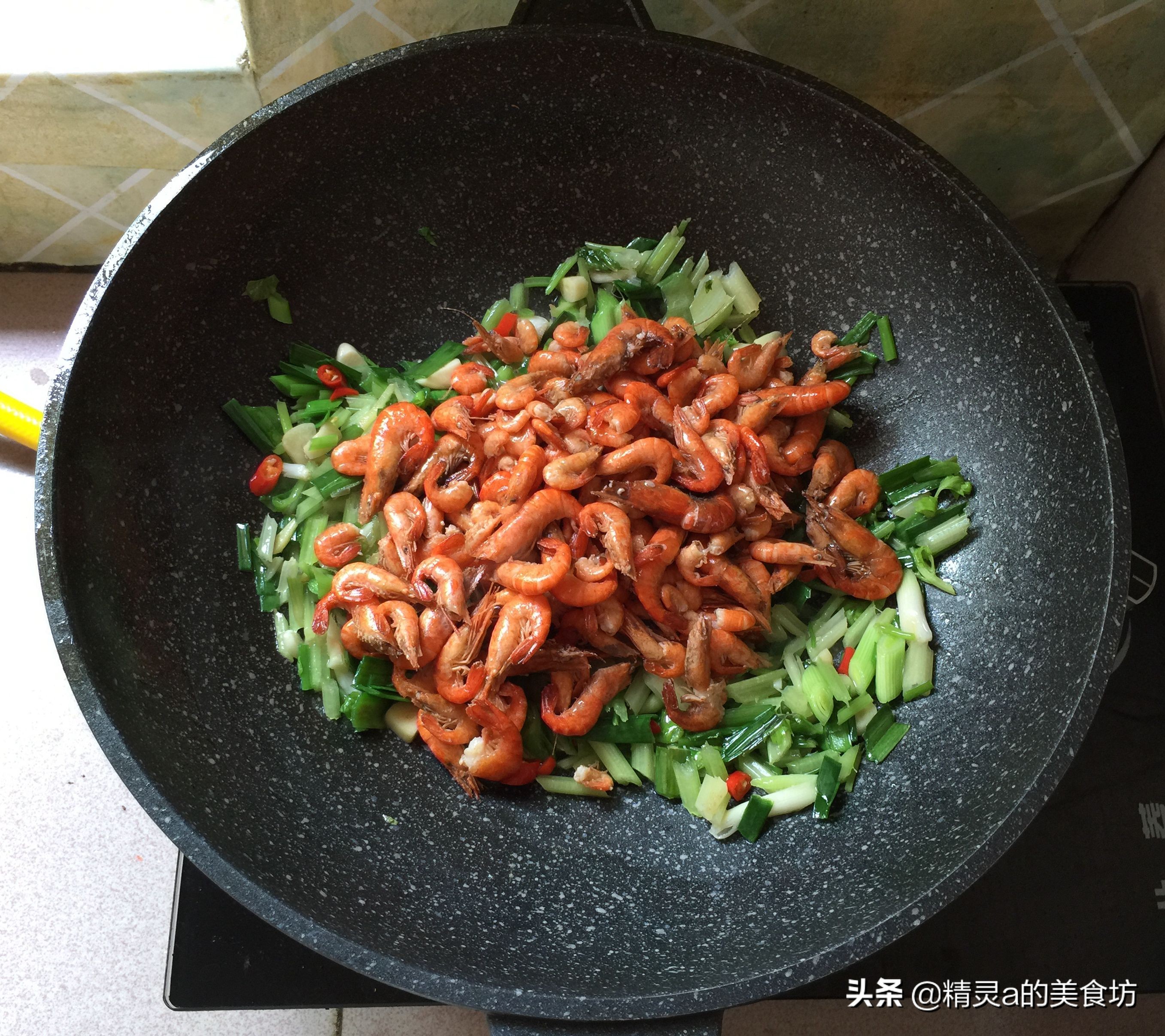 小河虾最美味的做法，又香又鲜，连壳一起吃，补钙又下饭，真好吃