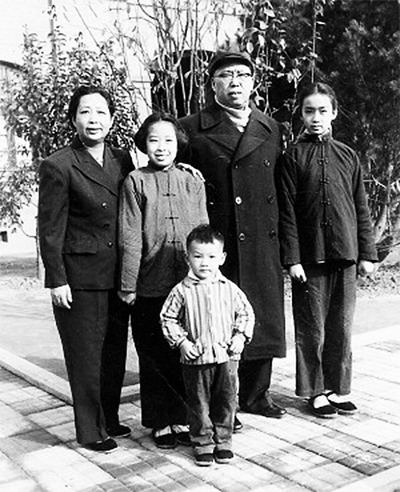 十大元帅的父亲是何身份：林彪的父亲经营布厂，贺龙的父亲是烈士