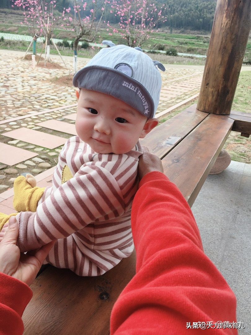 送新生儿及产妇什么礼物（给产妇送礼物送什么好）