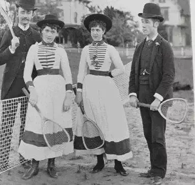 网球运动起源在哪里(还认为参加运动的四肢发达，那你就大错特错)