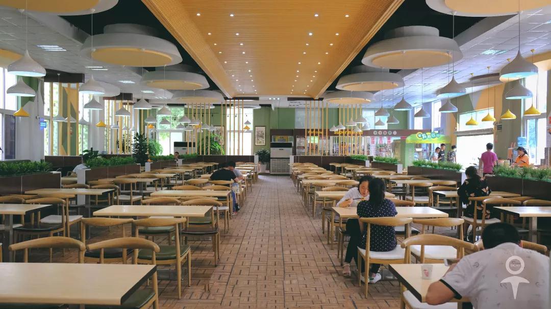 餐厅配备钢琴，三大校区美不胜收，还是西游记拍摄地！四川这所高校让人心动