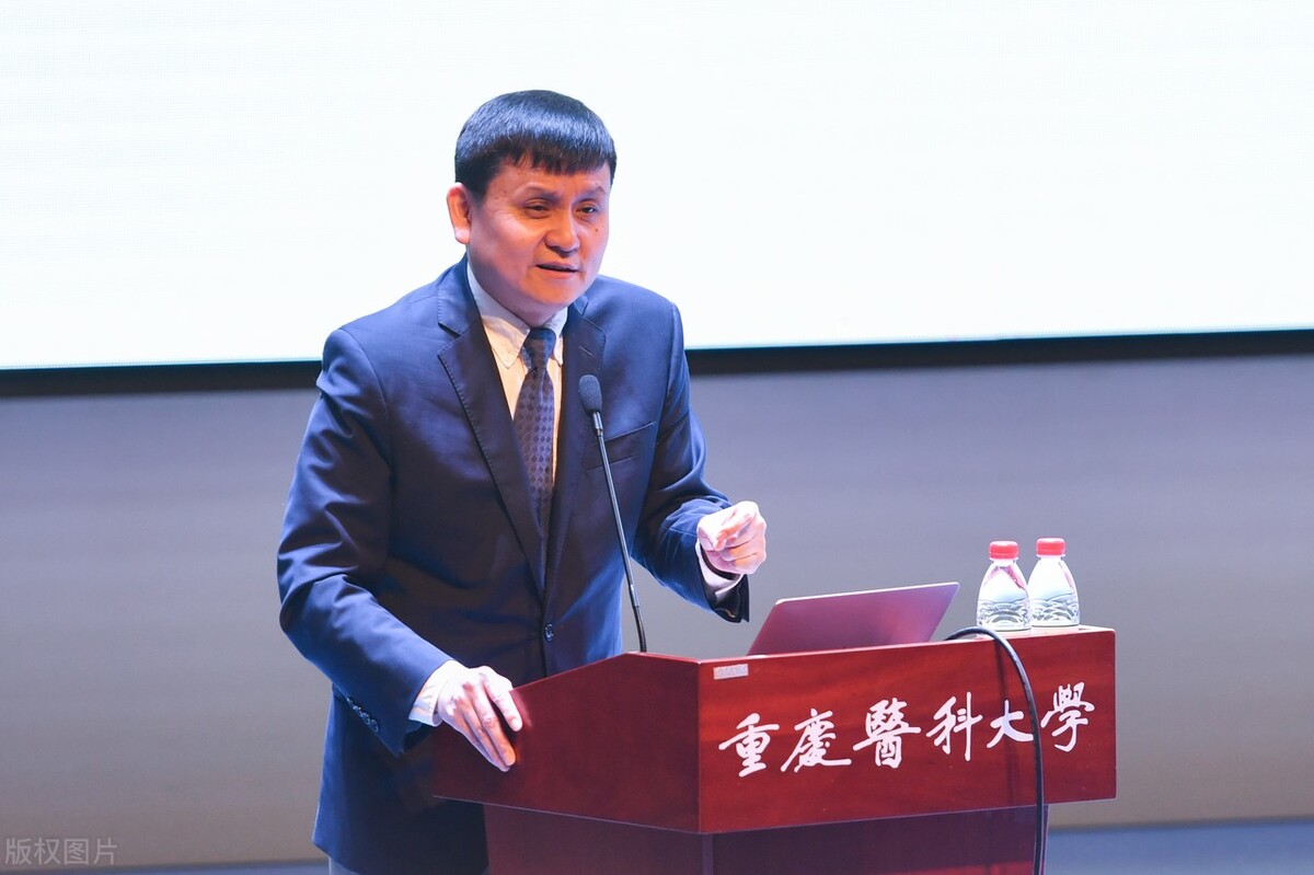 2021重庆医科大学录取：物理类平均598分，最高669，最大分差124