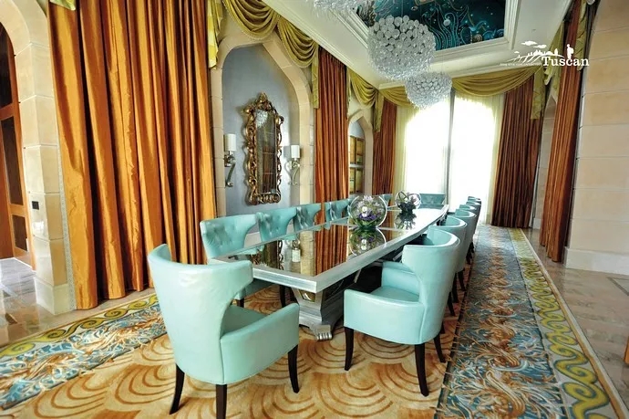 迪拜最贵酒店一晚19万，带海底世界房间1000㎡，金子做肥皂