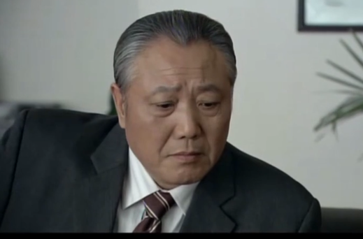 饰演剧中孙书记一角的,是知名老戏骨胡荣华.