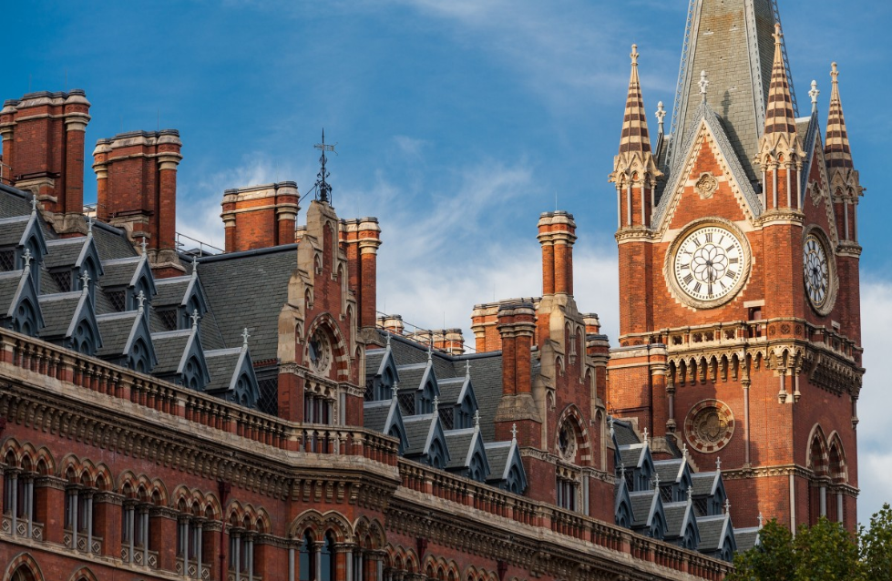 英国老牌名校间的较量！曼大vs爱丁堡大学如何选择？