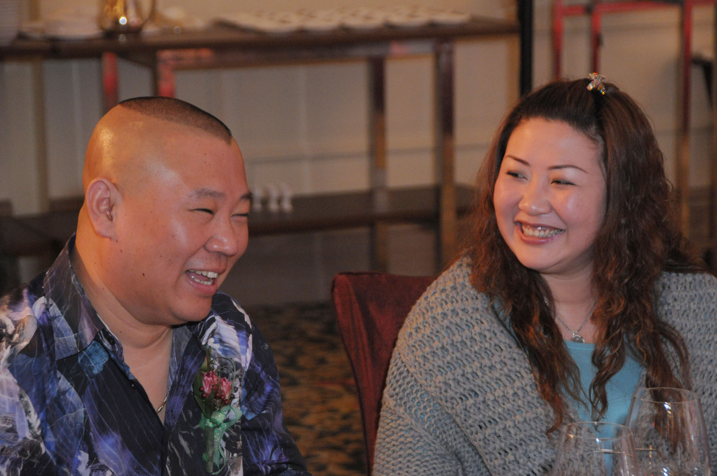 郭德纲名下8家公司不及妻子,与侯震合作却不是实控人凭借着强大的吸金