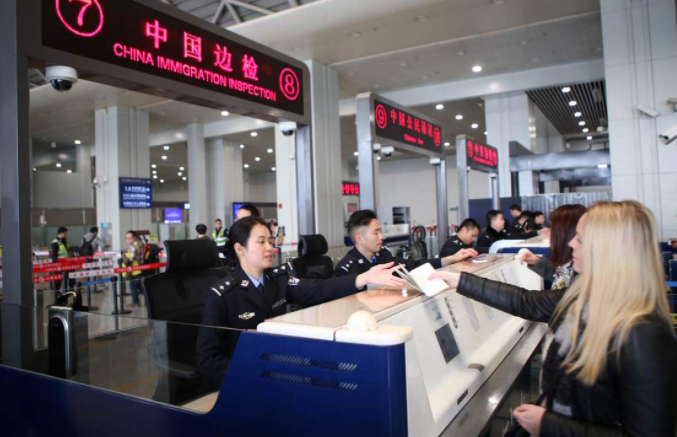中国人加入韩国籍，一听得服兵役立马想恢复中国籍，北京警方回应