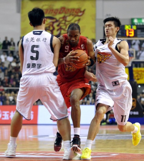 麦迪为什么来cba打（麦迪曾响亮NBA的名字，为啥来中国打CBA？球队却遭12连败）