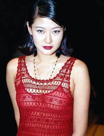 陈宝莲的悲催情史，靠美貌征服了百亿富豪，红颜薄命29岁跳楼离世