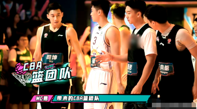 这就是灌篮为什么没有nba(一锅鸡汤熬四年，播放超76亿，《这就是灌篮》凭什么这么“豪横”)