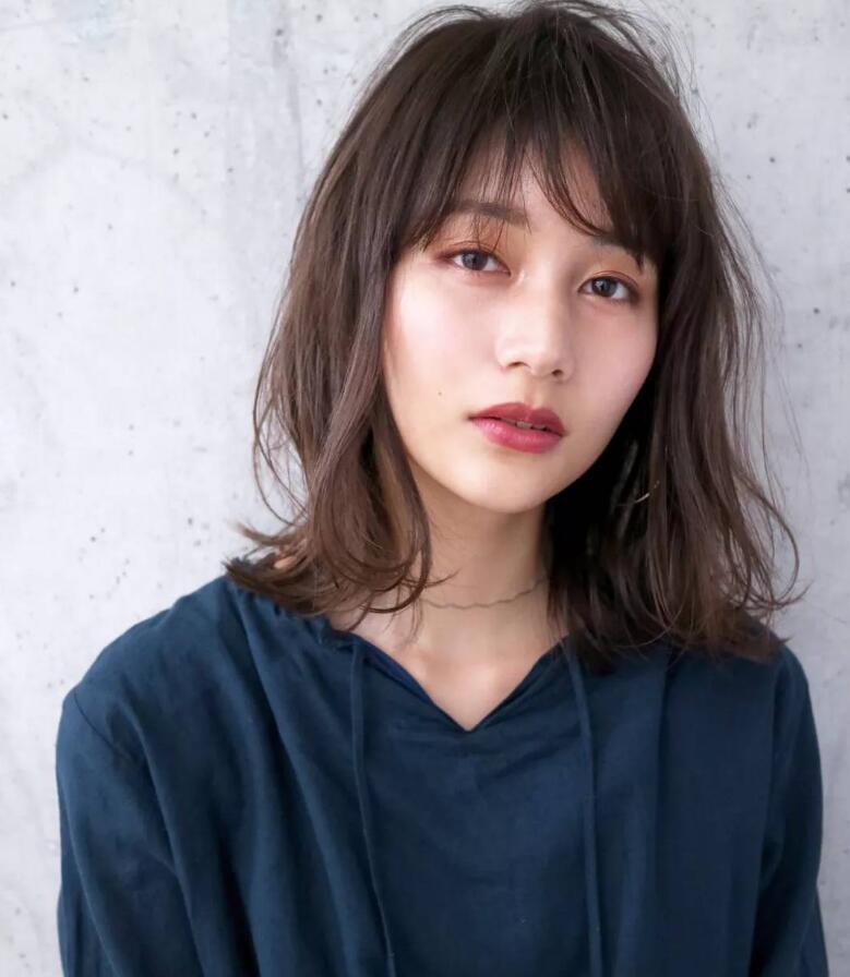 40岁女人发型图片大全(女人过了40岁尽量别留长发) - 赤虎壹号