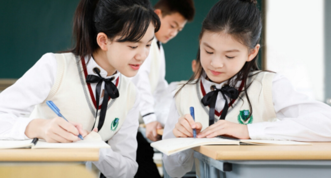 高考前后“饮食”的对比，待遇差距巨大，网友表示太真实了