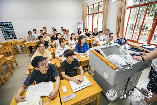 院士担任班主任，保送清北，进入美国常春藤名校！湖南这个学霸班“太硬核”！