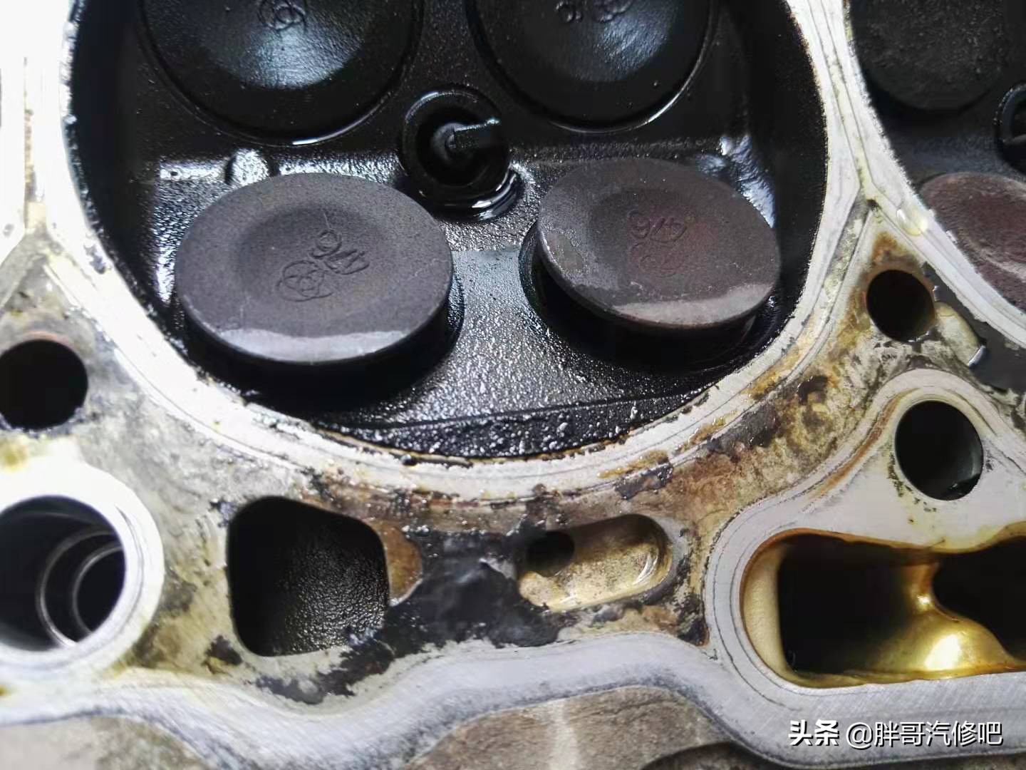 不及时更换正时皮带的后果，离合片惨不忍睹
