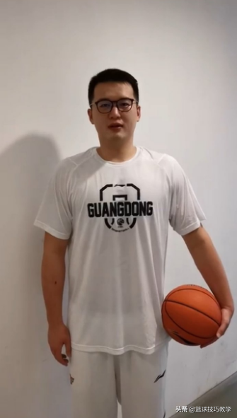 为什么cba中锋不来广东宏远(广东宏远中锋即将离队，这可是宏远的队宠啊)