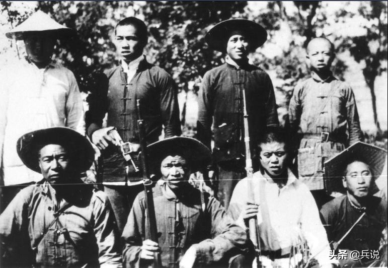 26军迟到长津湖，美军逃之夭夭，军长政委检查反省，师长政委撤职