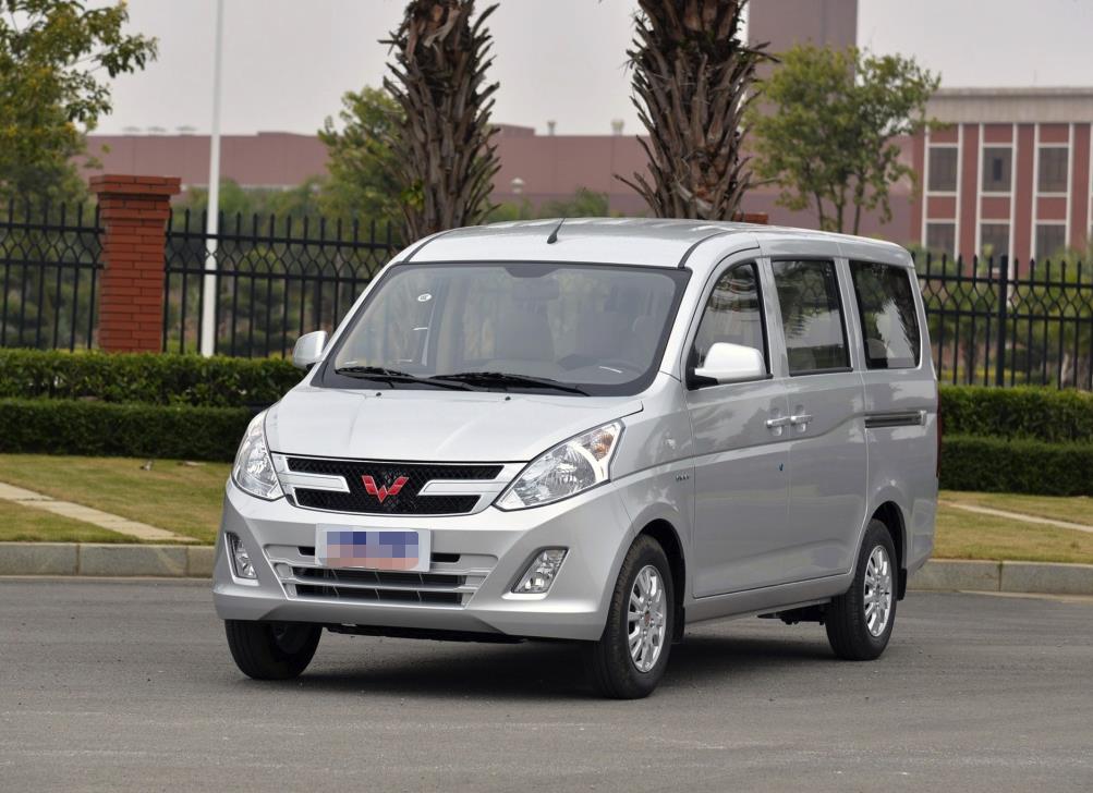 4万起的五菱荣光v好不好?开了3个月后,车主说出四个字