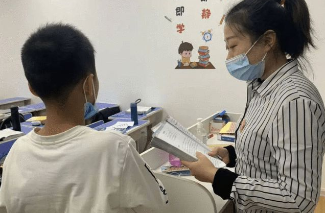 刻在学生骨子里的课文，一句唤起无数共鸣，听到仿佛回到学生时代