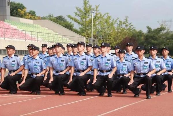 江苏这所大学成了公务员的摇篮，明明是二本，录取分数比一本还高