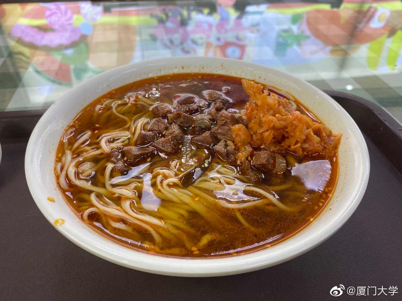 厦门大学食堂有多好？中式大厨做盘菜6元，米饭免费10年，值了