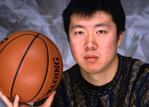 易建联nba打过哪些球队(王治郅在NBA取得的成就 与易建联相比差距真的大么？)