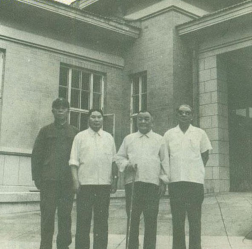 81年刘震与老部下一起闲聊，因何事坦言：我这个军长没带好头