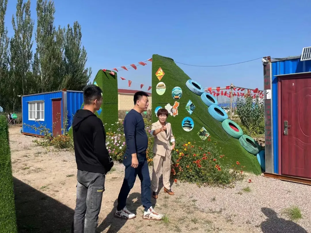 河北建筑工程学院和中肯建(北京)建设相关领导到生态基地考察