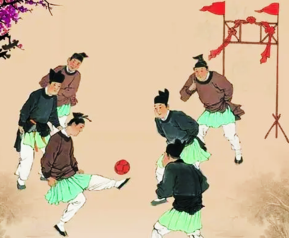 作为足球运动的发源地,古代从汉朝开始便开始参与蹴鞠运动