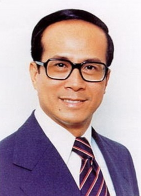 离世31年，李嘉诚却为她坚持扫墓31年，庄月明有何优秀之处？