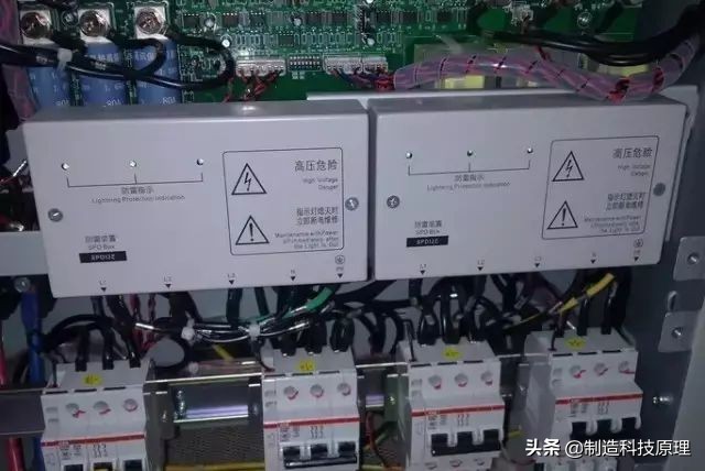 UPS的三大基本功能：稳压，滤波，不可间断