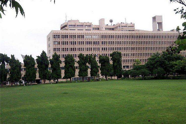 印度的高考有多难？考上印度理工学院，就能成为世界级精英