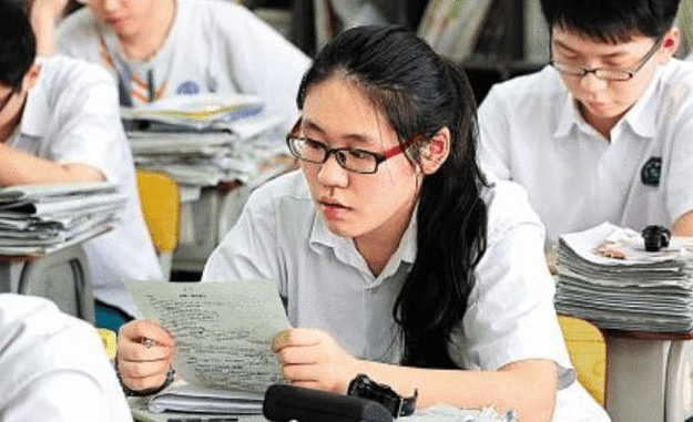 让你毅然决然选择“文科”的是哪一科，理想很丰满，现实很骨感