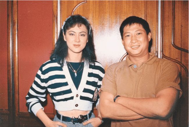 洪金宝老婆,洪金宝老婆逛街_友友