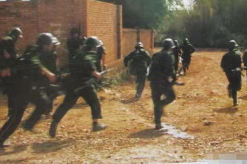 1992年“平远事件”有多震撼？3000武警荷枪实弹，美国以为要打仗