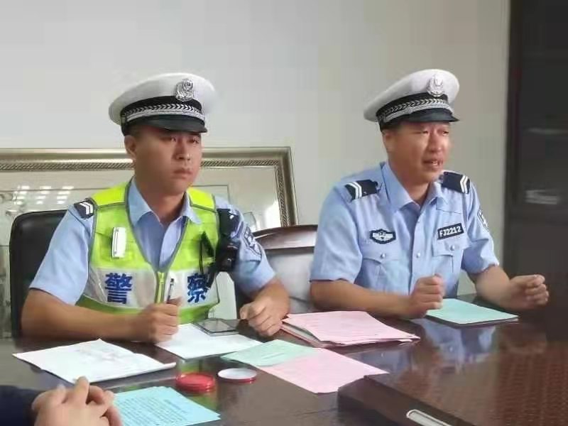 屯留交警“七进”活动进企业，强化交通安全宣传教育