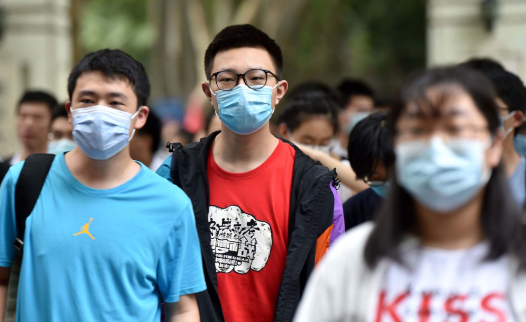 安徽考生被英语成绩拖累，网友打抱不平，要求取消主科地位