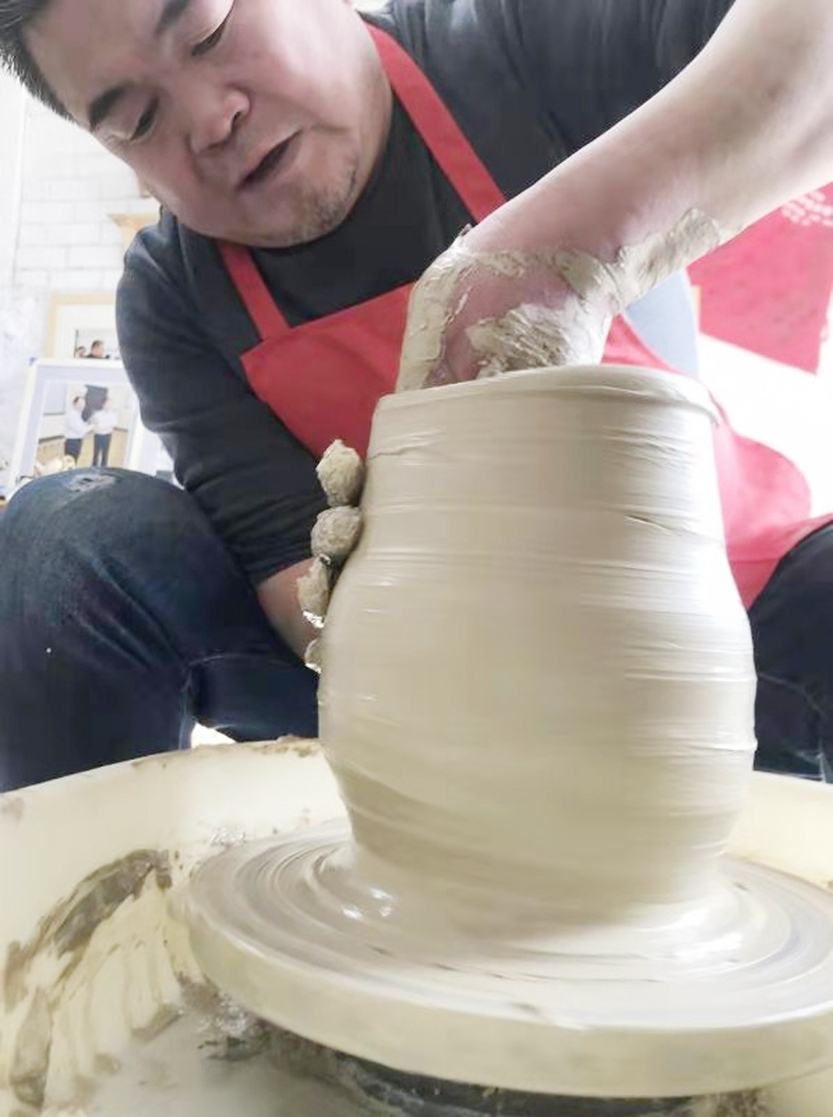 创投市场探访山东省枣庄市薛城区中陈郝古陶瓷传承人刘兵青瓷情怀