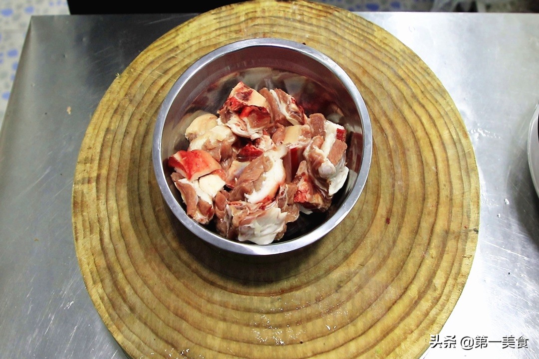 红烧羊排的做法 （红烧羊排酥烂脱骨超好吃做法）