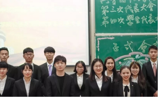 大学入党有多“难”？需要同时满足4个硬性条件，大一就得规划好