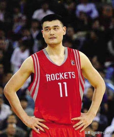 为什么nba要给篮协交钱(NBA中国人之姚明：白给篮协三千万 几乎被断送生涯 最后当选主席)