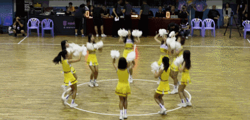 足球拉拉隊跳啦啦操（寶貝團、校園賽、辣媽隊，你和女神的距離或許就這一曲啦啦操）