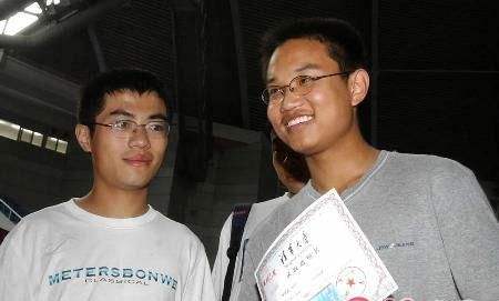 考前５小时干了件事，模考全市第一名高考仅576分；清华：我录取