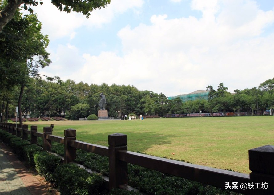 这两所大学，校名非常相似，但实力却有很大差距？